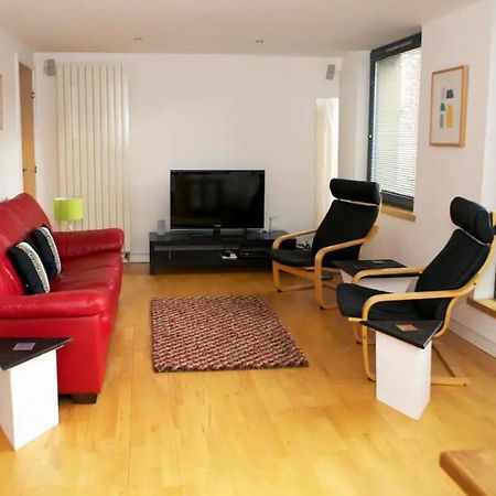 Joivy Inviting Flat With Parking In Canonmills 爱丁堡 外观 照片