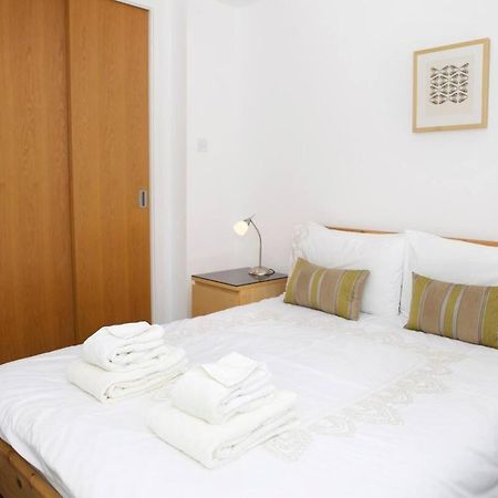 Joivy Inviting Flat With Parking In Canonmills 爱丁堡 外观 照片