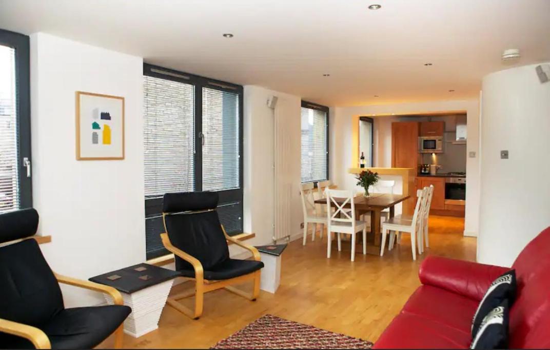 Joivy Inviting Flat With Parking In Canonmills 爱丁堡 外观 照片